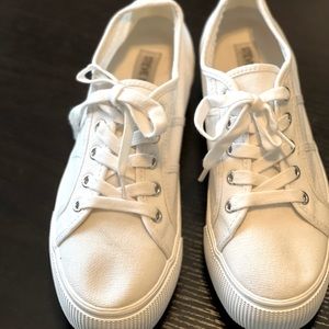 Steve Madden Platform sneakers size 7. White
